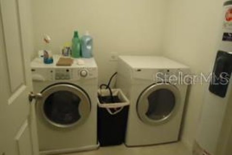 Townhouse in Lakewood Ranch, Florida 2 bedrooms, 101.45 sq.m. № 2150601 - photo 8