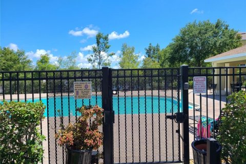 Townhouse in Lakewood Ranch, Florida 2 bedrooms, 101.45 sq.m. № 2150601 - photo 2