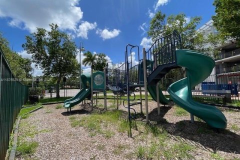 Condo in Sunrise, Florida, 3 bedrooms  № 1981490 - photo 20