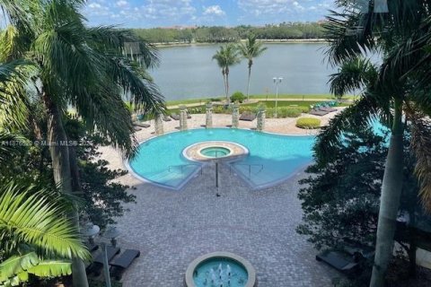 Condo in Sunrise, Florida, 3 bedrooms  № 1981490 - photo 22