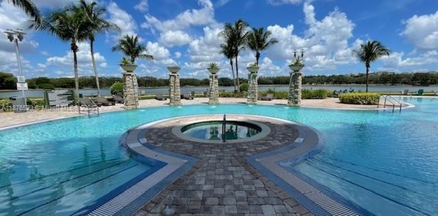 Condo in Sunrise, Florida, 3 bedrooms  № 1981490