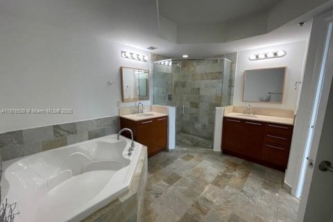 Condo in Sunrise, Florida, 3 bedrooms  № 1981490 - photo 5