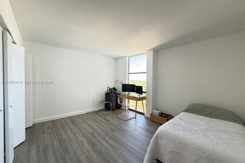 Condo in North Miami, Florida, 2 bedrooms  № 2031163 - photo 20