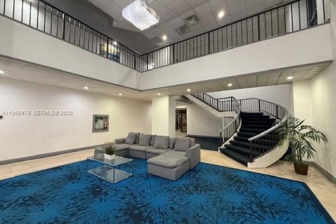 Condo in North Miami, Florida, 2 bedrooms  № 2031163 - photo 22