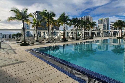 Condominio en alquiler en Miami, Florida, 1 dormitorio, 64.38 m2 № 2029820 - foto 10