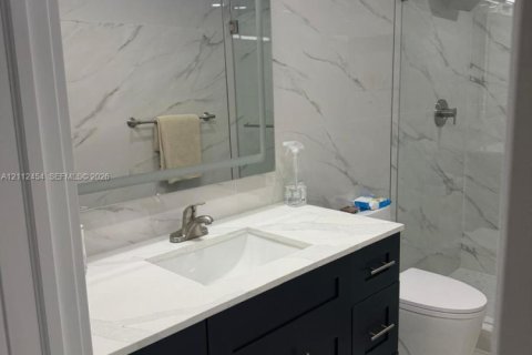 Copropriété à louer à Hollywood, Floride: 2 chambres, 119.94 m2 № 2432937 - photo 11