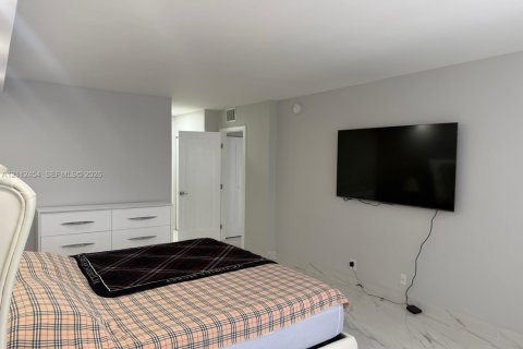 Copropriété à louer à Hollywood, Floride: 2 chambres, 119.94 m2 № 2432937 - photo 4