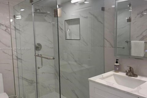 Copropriété à louer à Hollywood, Floride: 2 chambres, 119.94 m2 № 2432937 - photo 20
