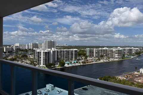 Copropriété à louer à Hollywood, Floride: 2 chambres, 119.94 m2 № 2432937 - photo 16