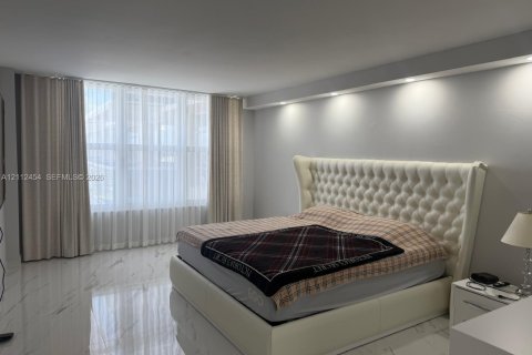 Copropriété à louer à Hollywood, Floride: 2 chambres, 119.94 m2 № 2432937 - photo 9
