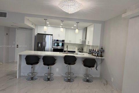 Copropriété à louer à Hollywood, Floride: 2 chambres, 119.94 m2 № 2432937 - photo 8