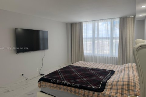 Copropriété à louer à Hollywood, Floride: 2 chambres, 119.94 m2 № 2432937 - photo 6