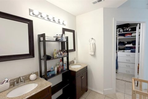 Villa ou maison à louer à Orlando, Floride: 4 chambres, 181.72 m2 № 2427502 - photo 22