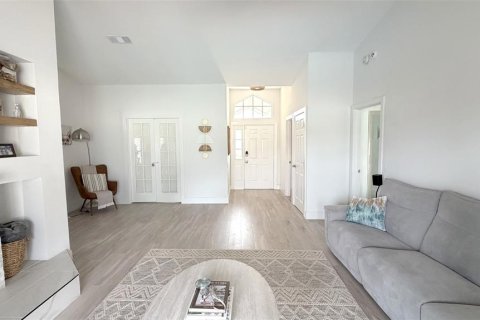 Villa ou maison à louer à Orlando, Floride: 4 chambres, 181.72 m2 № 2427502 - photo 8