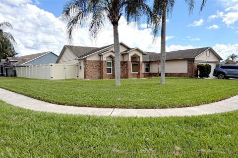 Villa ou maison à louer à Orlando, Floride: 4 chambres, 181.72 m2 № 2427502 - photo 2