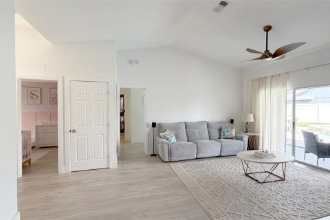 Villa ou maison à louer à Orlando, Floride: 4 chambres, 181.72 m2 № 2427502 - photo 10