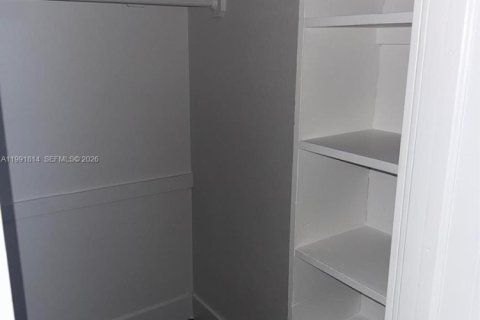 Снять в аренду виллу или дом в Майами, Флорида 1 спальня, 176.98м2, № 2056903 - фото 7