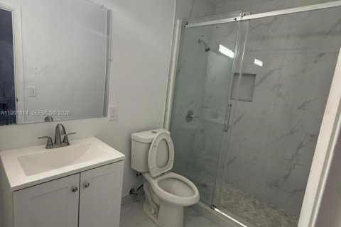 Снять в аренду виллу или дом в Майами, Флорида 1 спальня, 176.98м2, № 2056903 - фото 6