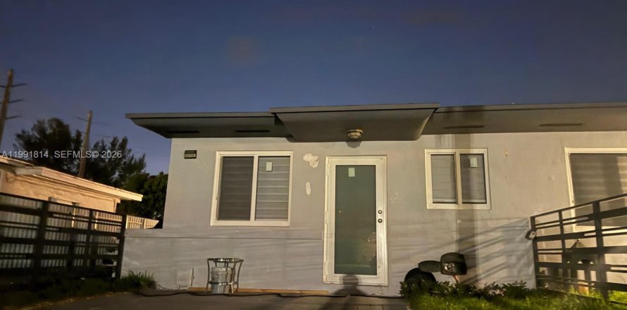 Дом в Майами, Флорида 1 спальня, 176.98м2 № 2056903