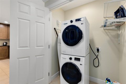 Condo in Four Corners, Florida, 3 bedrooms  № 2230734 - photo 20
