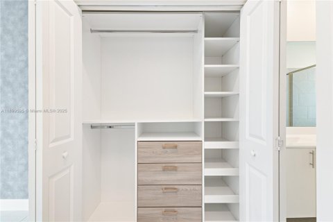 Copropriété à louer à Doral, Floride: 2 chambres, 104.42 m2 № 1950880 - photo 19