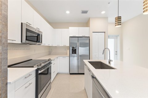 Copropriété à louer à Doral, Floride: 2 chambres, 104.42 m2 № 1950880 - photo 25