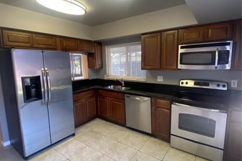 Villa ou maison à louer à Tampa, Floride: 4 chambres, 142.6 m2 № 1912329 - photo 5
