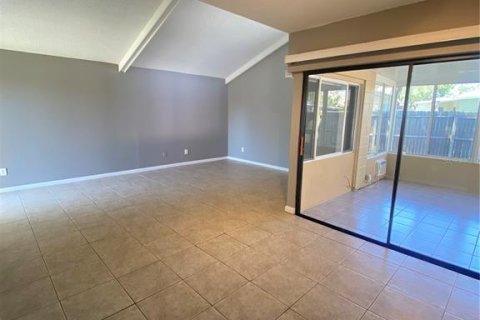 Villa ou maison à louer à Tampa, Floride: 4 chambres, 142.6 m2 № 1912329 - photo 6