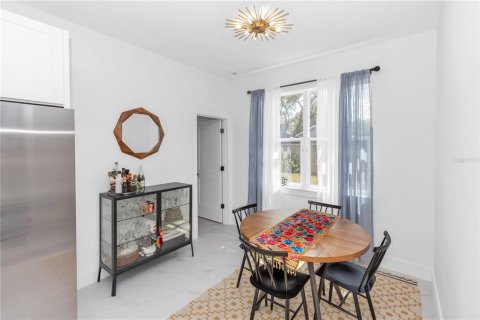 Casa en venta en Deltona, Florida, 4 dormitorios, 191.38 m2 № 2155693 - foto 9