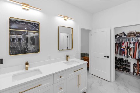 Casa en venta en Deltona, Florida, 4 dormitorios, 191.38 m2 № 2155693 - foto 12