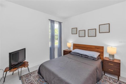 Casa en venta en Deltona, Florida, 4 dormitorios, 191.38 m2 № 2155693 - foto 17