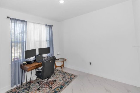 Casa en venta en Deltona, Florida, 4 dormitorios, 191.38 m2 № 2155693 - foto 15