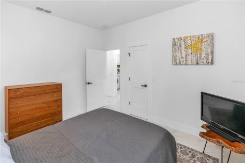 Casa en venta en Deltona, Florida, 4 dormitorios, 191.38 m2 № 2155693 - foto 18