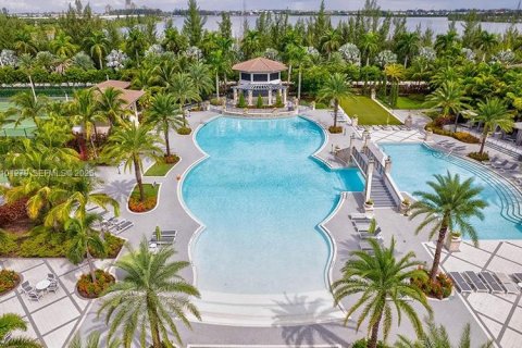 Touwnhouse à louer à Miami, Floride: 4 chambres, 163.23 m2 № 2401977 - photo 11