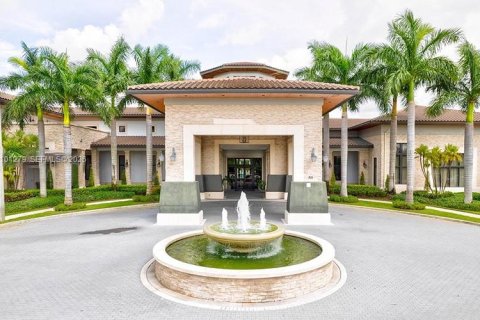 Touwnhouse à louer à Miami, Floride: 4 chambres, 163.23 m2 № 2401977 - photo 16