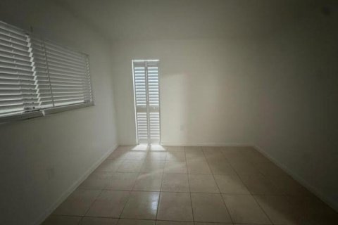 Apartment in Pembroke Park, Florida 2 bedrooms, 95.78 sq.m. № 2147075 - photo 8