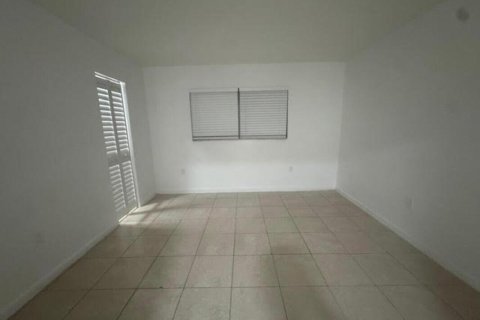 Apartment in Pembroke Park, Florida 2 bedrooms, 95.78 sq.m. № 2147075 - photo 9