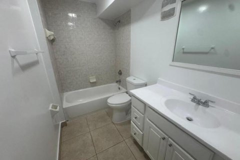 Apartment in Pembroke Park, Florida 2 bedrooms, 95.78 sq.m. № 2147075 - photo 5