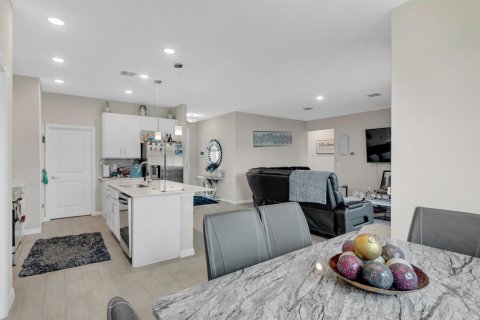 Casa en venta en Palm Bay, Florida, 3 dormitorios, 165.27 m2 № 2252984 - foto 8
