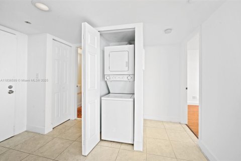 Copropriété à vendre à Miami, Floride: 2 chambres, 98.94 m2 № 1825554 - photo 25