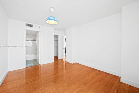 Copropriété à vendre à Miami, Floride: 2 chambres, 98.94 m2 № 1825554 - photo 18