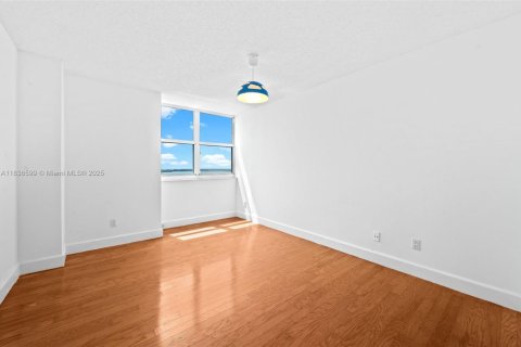 Copropriété à vendre à Miami, Floride: 2 chambres, 98.94 m2 № 1825554 - photo 16