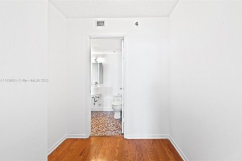 Copropriété à vendre à Miami, Floride: 2 chambres, 98.94 m2 № 1825554 - photo 22