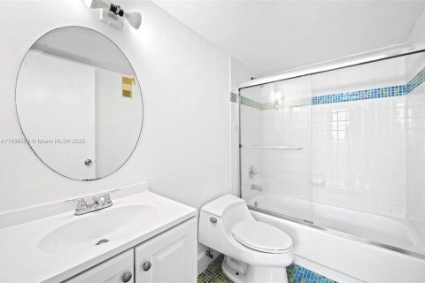 Copropriété à vendre à Miami, Floride: 2 chambres, 98.94 m2 № 1825554 - photo 19