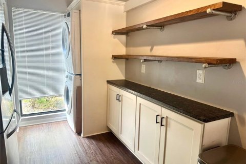 Adosado en alquiler en Tampa, Florida, 3 dormitorios, 131.64 m2 № 1915225 - foto 2