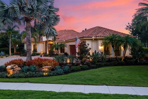 Villa ou maison à vendre à Lakewood Ranch, Floride: 4 chambres, 315.22 m2 № 2267111 - photo 4