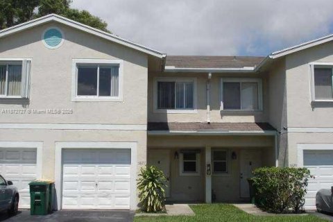 Adosado en alquiler en Tamarac, Florida, 3 dormitorios, 134.71 m2 № 1922596 - foto 1
