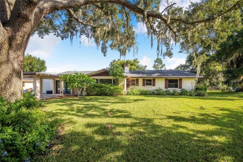 Villa ou maison à vendre à Winter Haven, Floride: 4 chambres, 203.83 m2 № 1810257 - photo 1