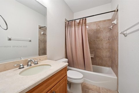 Villa ou maison à vendre à Palmetto Bay, Floride: 4 chambres, 282.05 m2 № 1890159 - photo 30