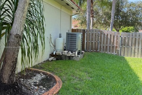 House in Palmetto Bay, Florida 4 bedrooms, 282.05 sq.m. № 1890159 - photo 19